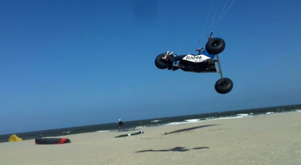 Mano Dirix, getting serious....epic jump with a fuul blown race buggy